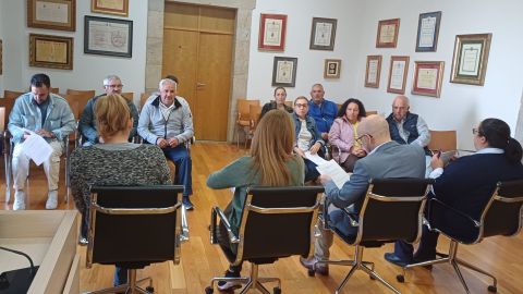 El Concello se reuni&oacute; con los representantes de las comisiones de fiestas