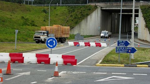 Imagen de archivo de la rotonda de Infesta cortada por obras
