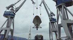 Colocaci�n del bloque de proa de la segunda fragata F-110 en Navantia Ferrol