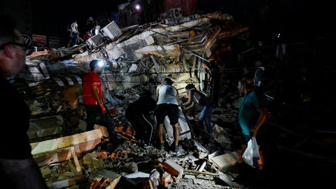 Edificio destruido en La Guaira