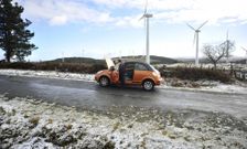 El alto de O Caxado se despert� ayer cubierto por un ligero manto blanco. 