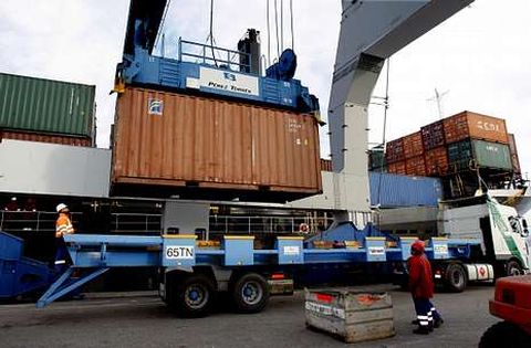La estibadora opera en los principales puertos gallegos como A Coru�a, Ferrol, Vigo y Mar�n. 