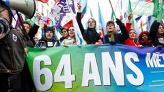 Las calles de Par�s acumulan 5.400 toneladas de basura por la huelga contra las reformas de Macron