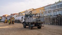 Desde que el Concello de Nigr�n prohibi� realizar hogueras sin autorizaci�n en sus arenales, la basura se redujo mucho. El gobierno local tambi�n promueve una campa�a de concienciaci�n para evitar da�ar el ecosistema del arenal.