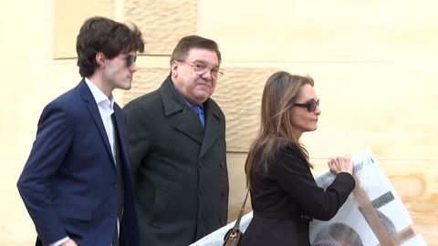 �ngela Rodrigo, mujer de Fernando �nega, y Fernando Onega Jr