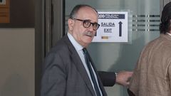 Jos� An�bal �lvarez, primer abogado del exministro Jos� Luis �balos en el caso Koldo, a su salida de la Audiencia Nacional tras declarar como testigo este lunes.