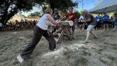 Asistentes al XXXI Festival do Rio Castro disfrutan de la calurosa jornada.
