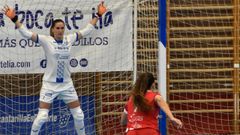 Jozi, a punto de enfrentarse a un penalti en un partido con La Boca Te L�a Alcantarilla.