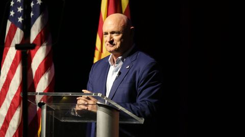 El senador dem�crata por Arizona, el astronauta Mark Kelly