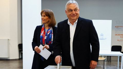 Orb&aacute;n, ejerciendo este domingo su derecho al voto