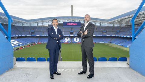 El presidente del Deportivo, lvaro Garca Diguez, junto al presidente de Northius, Carlos Daz