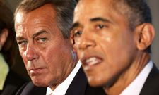 John Boehner mira a Obama mientras se dirige a los l�deres del Congreso. 