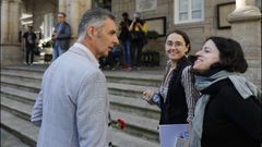 Luis Seara, acompa�ado de la diputada Noa Presas y de su compa�era en el Concello Rut Reza
