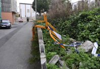 Parte del muro se desplom� y la otra ofrece riesgo de venirse abajo tambi�n. 