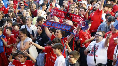 Celebraci�n del ascenso de la UD Ourense a Primera Federaci�n en la plaza Mayor de la ciudad.