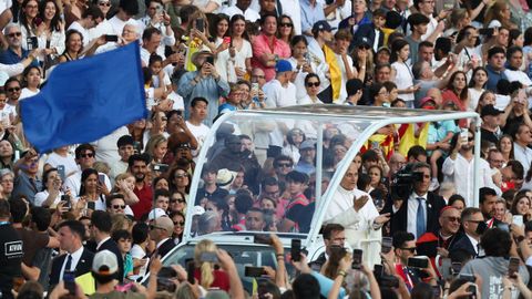 Le�n XIV llegando al estadio.