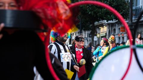 Oviedo se llena de color, alegr�a y tradici�n para celebrar el Carnaval