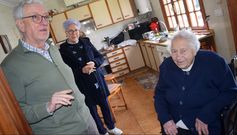 O alcalde visitou � segunda veci�a de maior idade de Valga, que celebrou os seus 102 anos.