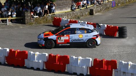 El Rali de Ourense ya est� en marcha.La primera especial depar� una dura batalla y gran ambiente en Amoeiro