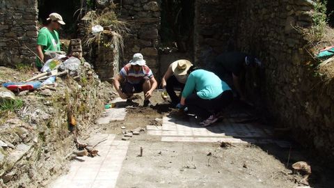 Un aspecto de las primeras excavaciones en las ruinas de la casa de Repil en junio del 2016