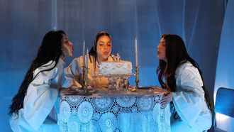 <span lang= gl >Tanxugueiras sopra as dez candeas na apertura da festa da Ascensi�n</span>