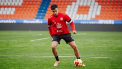 Antonio Perera, en un entrenamiento en el estadio &Aacute;ngel Carro