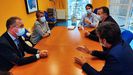  De izquierda a derecha, el consejero de Salud, Pablo Fern�ndez Mu�iz; la alcaldesa de Colunga, Sandra Cuesta Vigil; la coordinada de equipos de Atenci�n Primaria, Carmen Men�ndez Busto; el director de Gesti�n de Cuidados y Enfermer�a, Julio Gonz�lez Bastida, y el subdirector de Atenci�n Sanitaria y Salud P�blica del �rea VI, Jos� Mar�a Nieto