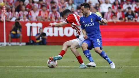 Derbi asturiano entre el Real Sporting de Gijon y el Real Oviedo en El Molin�n