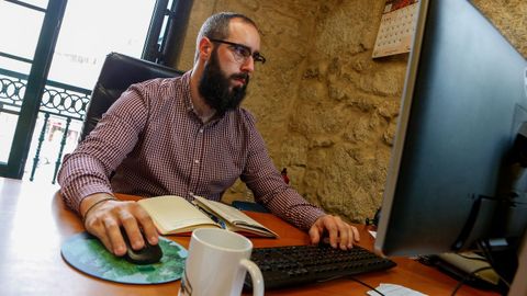 Juli�n Bustelo, alcalde de Rianxo