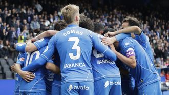 Los jugadores del Deportivo, celebrando un gol en un encuentro en Riazor.