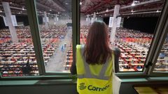 M�s de 5.000 personas se examinan en Silleda para optar a una plaza fija en Correos