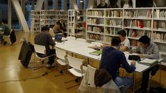 Biblioteca del Agora