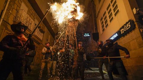 El fach�n portado entre chispas.