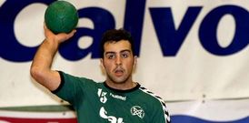 El carball�s David Garc�a tiene una oferta del Ademar Le�n, que milita en la liga Asobal.