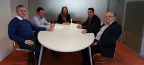 El jefe territorial  de Econom�a se reuni� con miembros de  la firma.