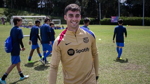 El coruñés Hugo Figueroa, durante una escuela del Barcelona en la localidad colombiana de Medellín