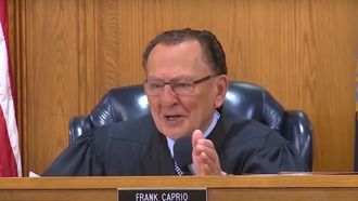 Captura de un vídeo de Frank Caprio en un juicio