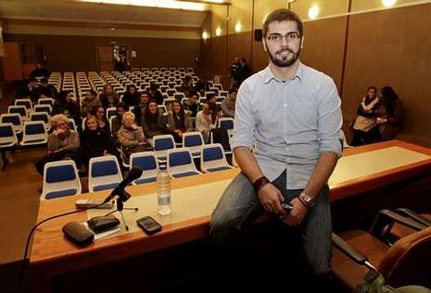 Joaqun Pealver present el proyecto de la asociacin Value en Dominicos, donde estudi.