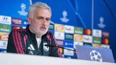 Mourinho durante la rueda de prensa previa al partido de Liga de Campeones entre Real Madrid y Leipzig.