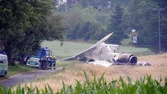 El ltimo accidente grave. Dos aviones chocaron en vuelo en julio del 2002 en Suiza, causando 71 vctimas mortales. Dos aos despus, un hombre que perdi a su mujer y a sus dos hijos en el accidente asesin al controlador, a quien culpaba del siniestro