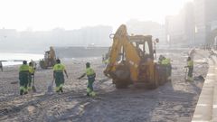 As� quedaron los arenales de Riazor y el Orz�n tras el San Xo�n