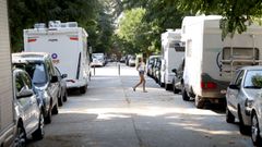 El Campus Vida, este lunes, con autocaravanas estacionadas en sus calles