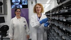 Ines Ardao, gestora del PCBAS, y Mabel Loza, directora cientfica, en la quimioteca ubicada en el Cimus