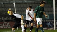 Queco Pi�a, actual entrenador de porteros del Tenerife, en su etapa como portero del Racing de Ferrol.
