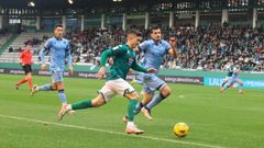 Pinchi en el partido ante el Levante en A Malata.