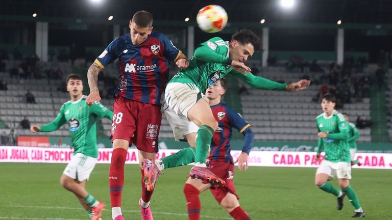 El Racing de Ferrol se despide de la Copa del Rey frente al Huesca (0-2)