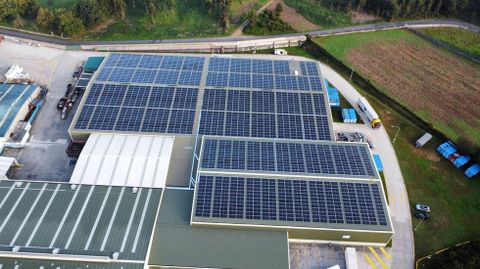 Planta fotovoltaica en el complejo industrial carball�s 