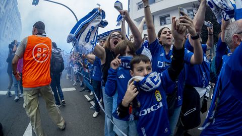 Aficionados del Real Oviedo antes del choque ante el Mirand�s