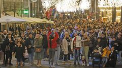 Expectaci�n al hacerse la luz en Vigo a las 18.30 horas