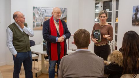 Xavier Castro present� el libro Los Grandes Vinos Gallegos en Pontevedra